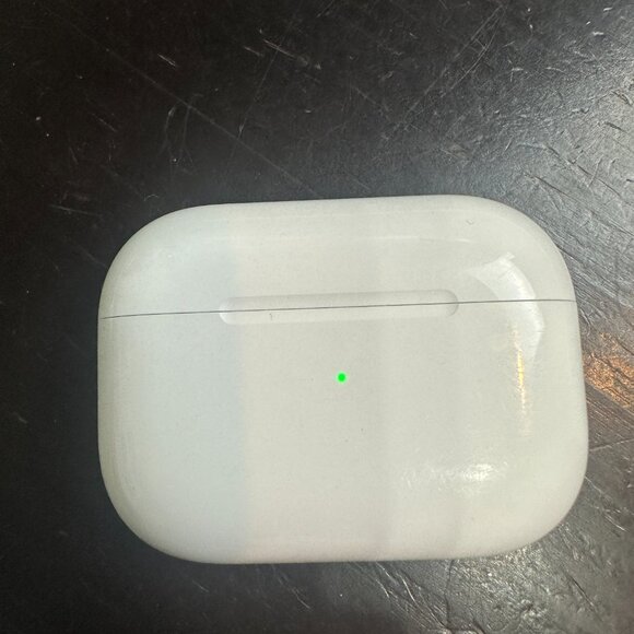 Apple AirPods Pro 2 (USB-C) – Excellent Condition - Picture 3 of 4